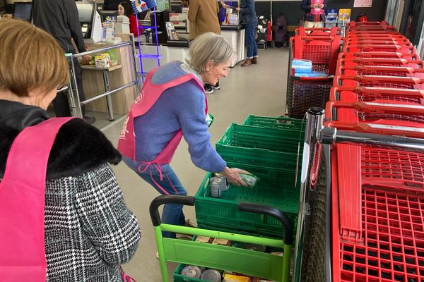 Une collecte des Restos du coeur ce vendredi 1er mars, dans un supermarché du 8ème arrondissement de Lyon.