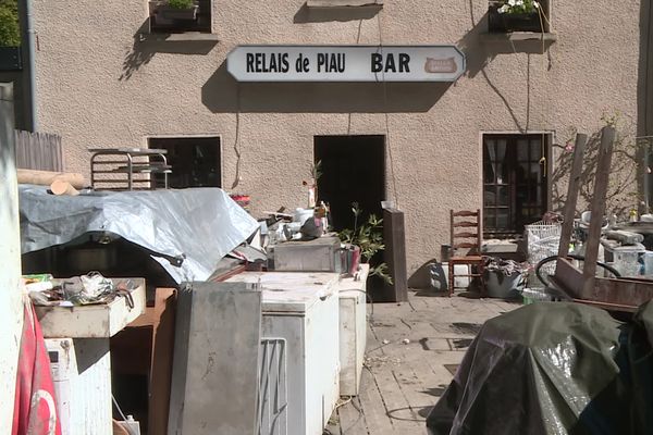 Une semaine après les intempéries du 6-7 septembre 2024, la reprise du cours normal de la vie est compliqué. C'est le cas de l'auberge du petit village d'Aragnouet, dans les Hautes-Pyrénées.