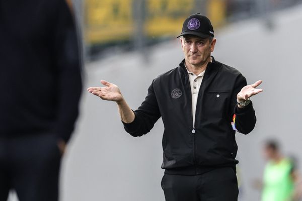 Philippe Montanier lors d'un match entre le TFC et Nantes FC au Stadium de Toulouse.