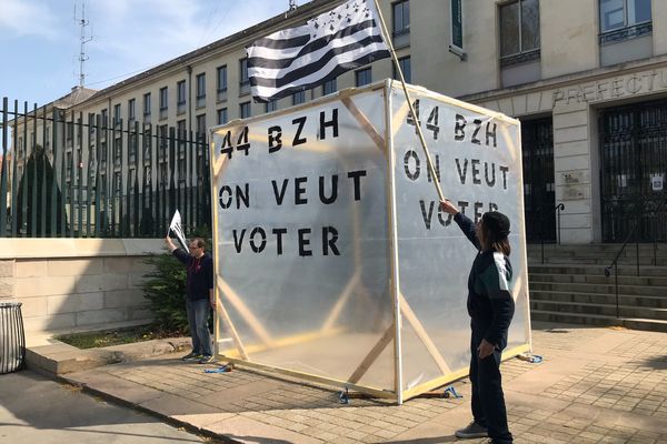 Plus grande urne du monde pour une Bretagne réunifiée