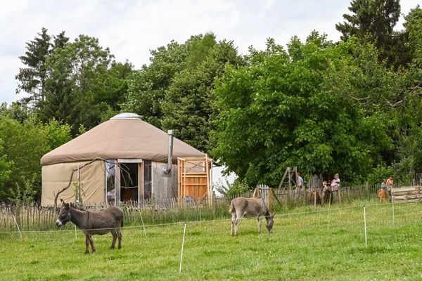 Les yourtes pour des séjours écologiques interdites d'installation près de Guingamp. Image d'illustration