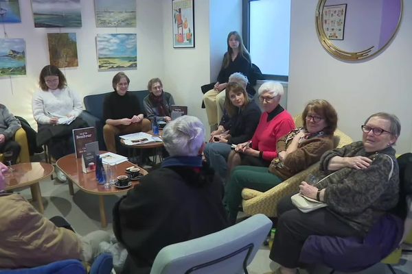 Une dizaine de personnes âgées de Guingamp a participé à ce premier café-papote