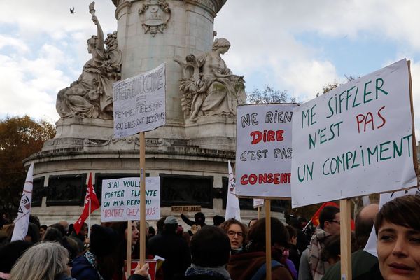 Manifestation du 25 novembre 2017, place de la République