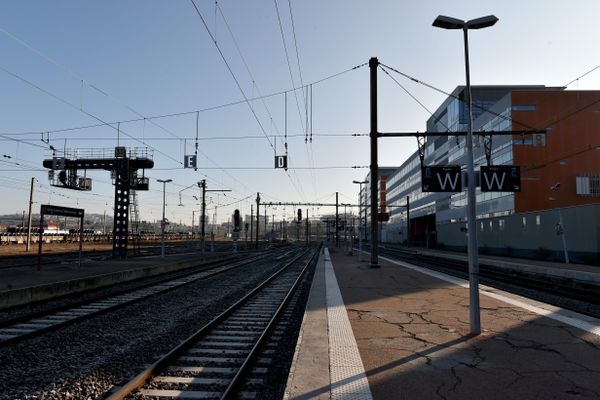 Décès d'un agent SNCF ayant consommé de la boisson contenant de la cocaïne : le suspect a été mis en examen pour infractions liées aux trafics de stupéfiants.