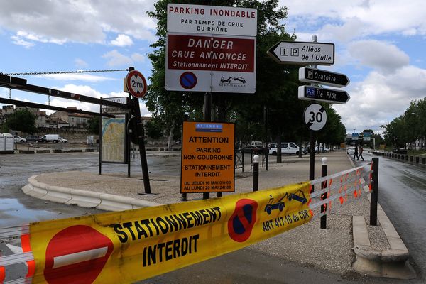 C'est écrit dessus : le parking est inondable (photo prise en 2013)