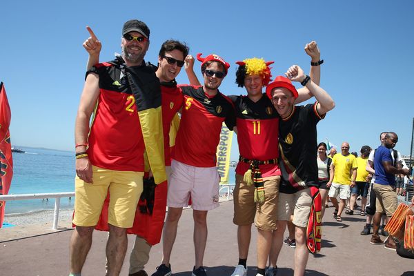 Video Coupe Du Monde 2018 Des Supporters Francais Et Belges Ont Regarde La Demi Finale Ensemble