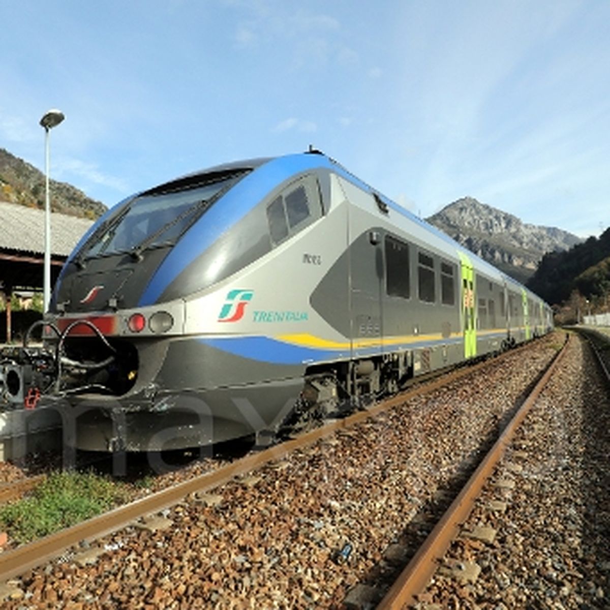 VID O. Une famille de migrants interpell e dans un train italien