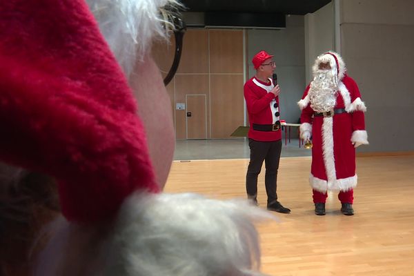 Lundi 28 novembre 2022, à Lillebonne (Seine-Maritime), un casting était organisé pour pour trouver LE Père Noël qui distribuera les cadeaux cette année.