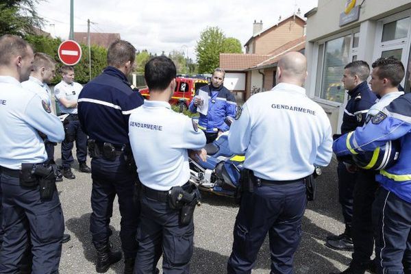 Les recherches se poursuivent à Butry-sur-Oise Val d'Oise) pour retrouver Marcus, un garçon de 2 ans et demi disparu  le 25 avril 2015.