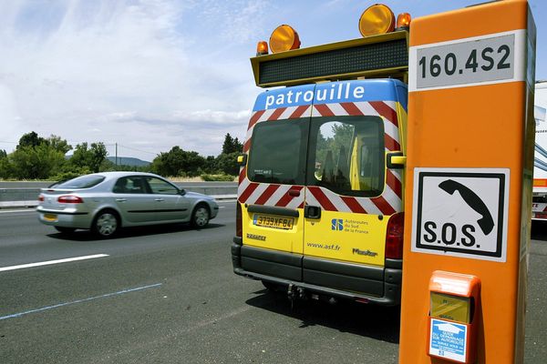 Patrouilleur ASF en intervention sur l'autoroute. Image d'illustration.