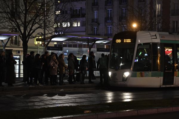 Les trams et bus reprendront leur circulation de nuit