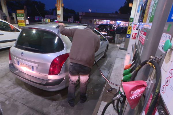 Dès l'aube la chasse au carburant est ouverte dans la métropole lyonnaise