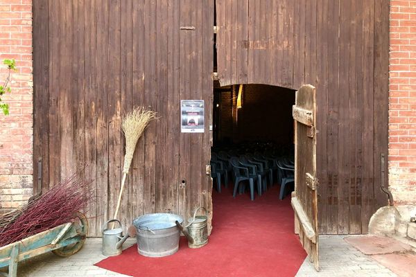 Pour la troisième année, quatre auteurs donnent des conférences dans une grange de ferme à Willgotheim, pendant trois jours. 