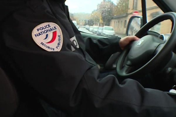 Remettre les attentes des citoyens au coeur des actions des policiers et des gendarmes, c'est l'objectif de la concertation pour la police de sécurité au quotidien. 