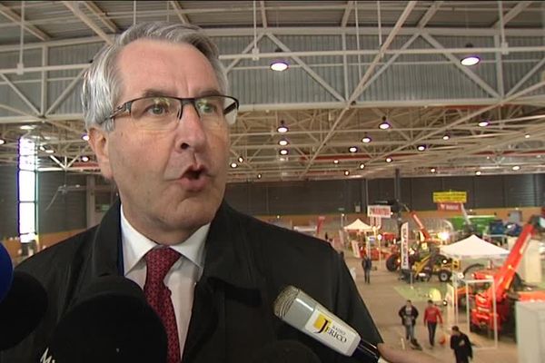 Philippe Richert président du Grand Est au salon Agrimax à Metz