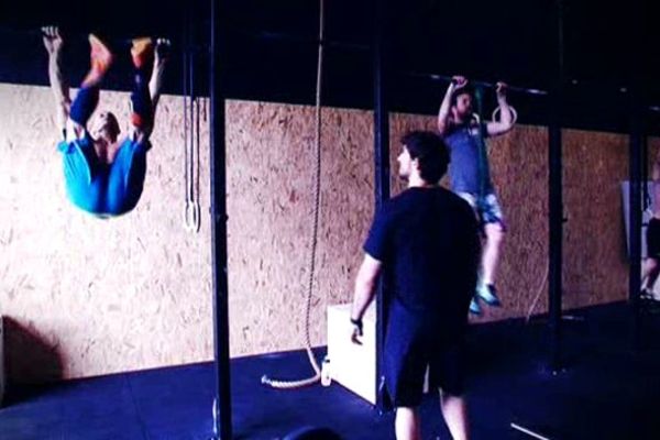 Une séance de crossfit à la "box" d'Olivet.