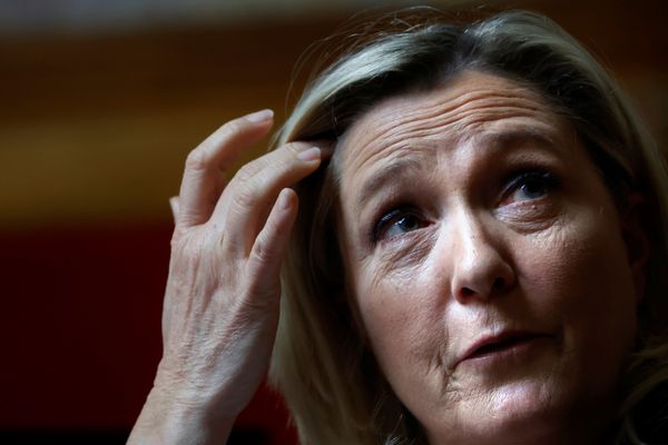 Le Rassemblement national, parti tenu par Marine Le Pen est accusé d'être proche de la cessation de paiement par un ancien membre, André Murawski, actuel conseiller régional des Haut-de-France. 