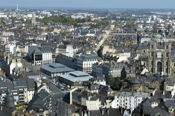 Rennes avec au loin la technopole Atalante