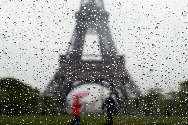 L Equivalent D Un Mois De Pluies Est Tombe En 24 Heures Au Sud De Paris