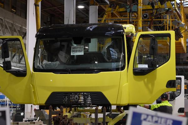 L'usine Renault Trucks de Blainville-sur-Orne (Calvados) a fabriqué plus de 3 600 véhicules électriques depuis la création de la ligne de production en mars 2020.