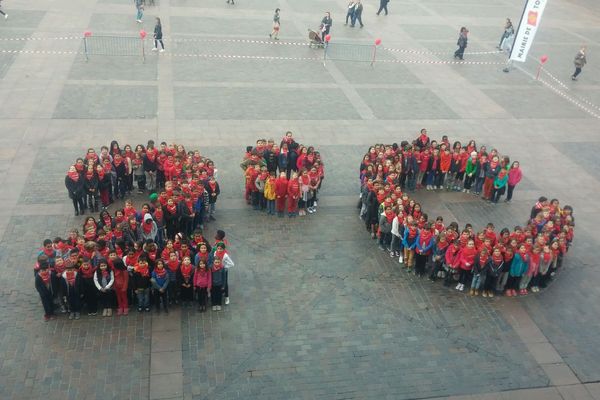 Les enfants de la métropole toulousaine représentent un "2°C" dans le cadre de la COP21.