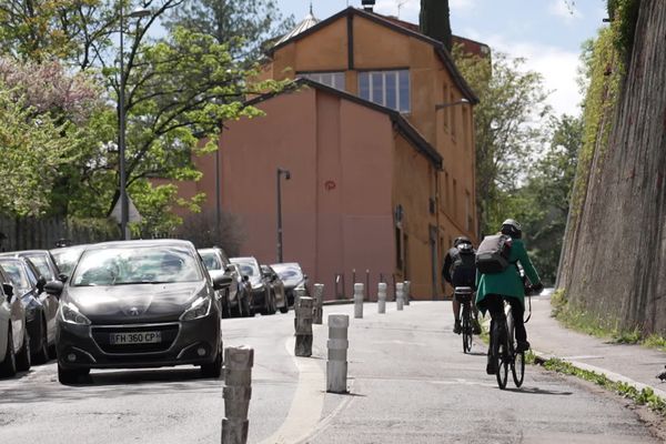 La VL 12 est prévue sur la montée du chemin neuf. Les voitures ne pourront plus emprunter cet axe.