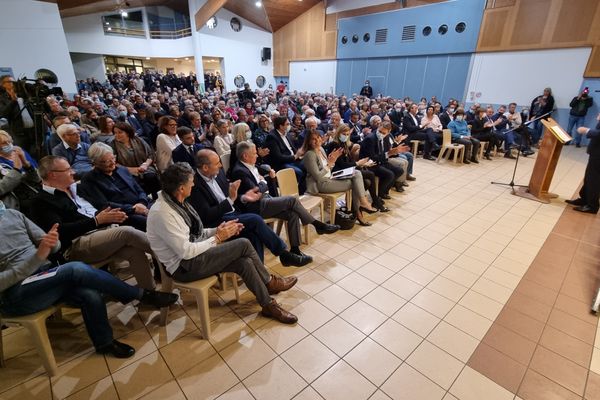 Michel Barnier, candidat à l'investiture LR pour la présidentielle 2022, tenait un meeting le 3 novembre 2021 en Haute-Savoie.