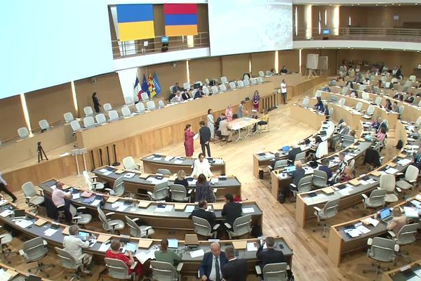 Changement à la tête de la région Auvergne Rhône-Alpes : une session extraordinaire est organisée le 5 septembre pour nommer le nouveau président de la collectivité.