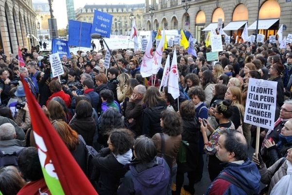 Une manifestation de féministes à Paris en octobre 2012 après dix acquittements dans une affaire de viols collectifs