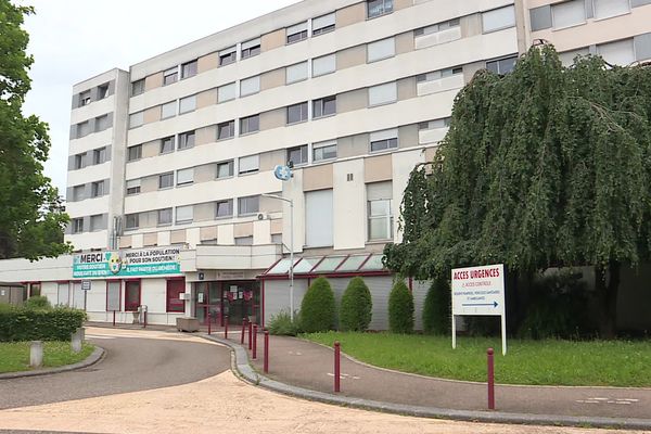 L'unité de chimiothérapie de l'hôpital de Saint-Louis devrait redémarrer d'ici à la fin du mois de septembre 2024.