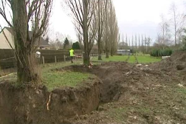 A Caligny, les peupliers et la conduite d'eau ne font pas bon ménage.