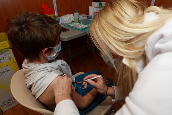 Il sera désormais possible de prendre rendez-vous au centre de vaccination des hôpitaux universitaires de Strasbourg chaque mercredi après-midi pour faire vacciner votre enfant.