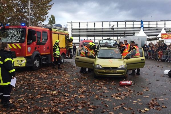 Les sapeurs-pompiers de l'Isère participent pour la première fois à la foire de Grenoble.