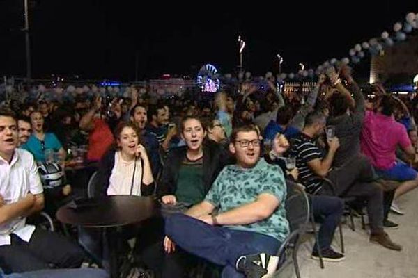 Des centaines de marseillais ont suivi le match en terrasse