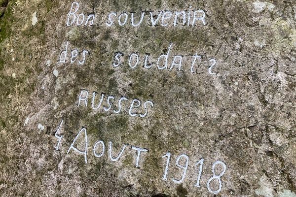 La pierre des Russes au col du Morbieux dans les Vosges