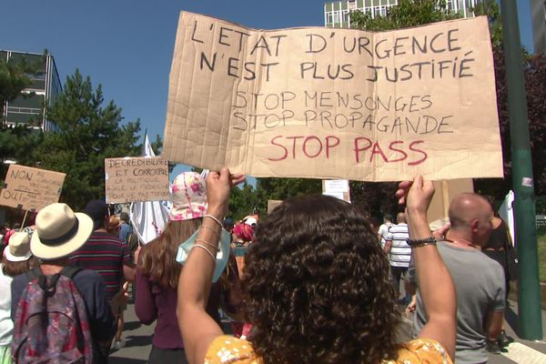 La mobilisation anti-passe sanitaire est en baisse partout en France.