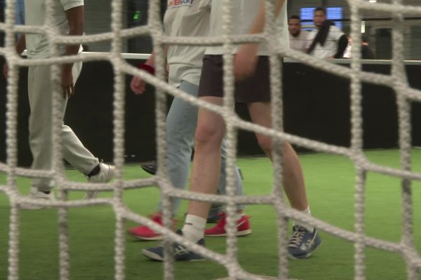 A Rennes, un forum de recrutement sous forme de tournoi de foot, avec parmi les candiidats... des détenus