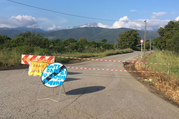 11/05/2018 - Les voies d'accès au CET de Prunelli di Fium'Orbu (Haute-Corse) ont été barrées. 
