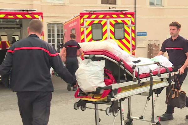 L'évacuation de 80 patients est en cours à l'hôpital de Vendôme ce vendredi 11 octobre 2024. Les conséquences de la tempête Kirk font craindre une montée des eaux jusqu'à 2,60 mètres dans la commune.