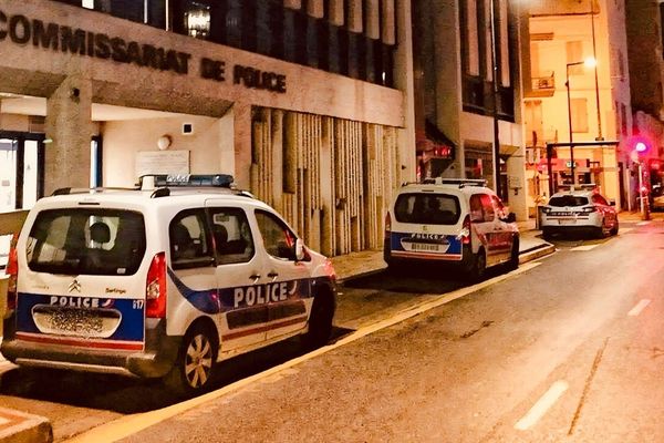 21 sapeurs-pompiers, le Smur et la police nationale ont été mobilisés