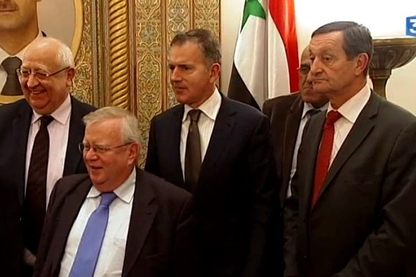 François Zocchetto (au centre, cravate marron) lors de l'entrevue avec Bachar al-Assad en Syrie