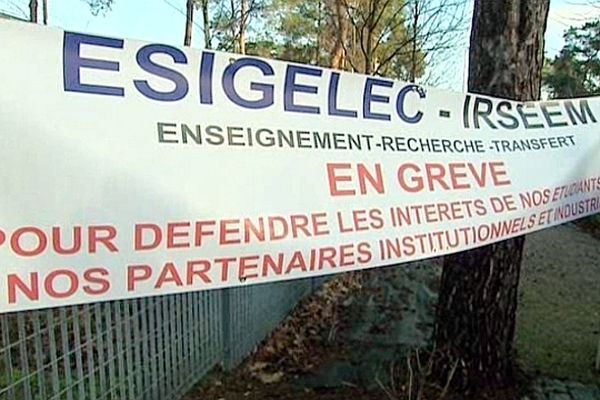 La moitié des salariés de l'école d'Ingénieurs est en grève.