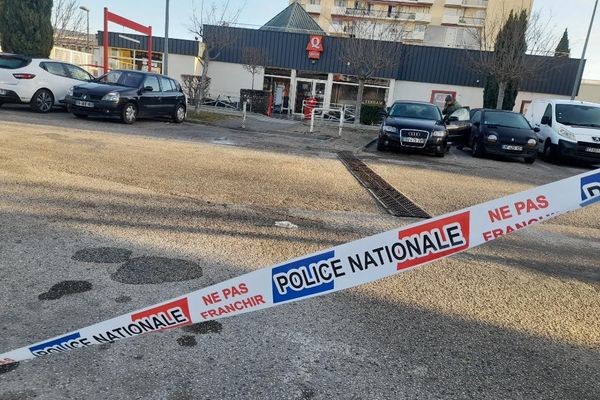 La fusillade a eu lieu vendredi 29 décembre vers 21h à proximité d'un fastfood de la rue de Lyon dans le 15ᵉ arrondissement de Marseille.