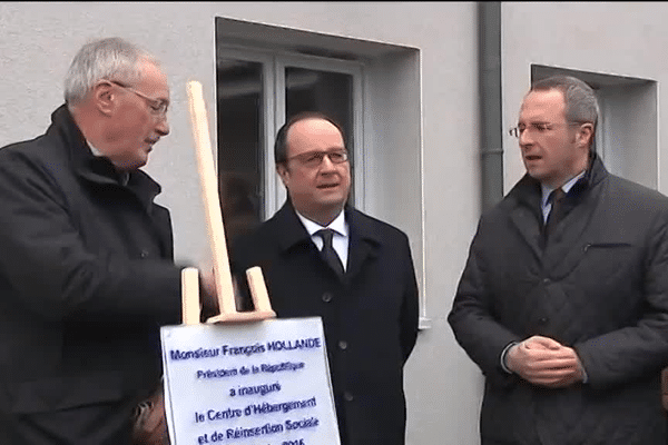 François Hollande a commencé sa visite officielle en Corrèze, ce samedi 16 janvier 2016,par l'inauguration du nouveau centre d'hébergement de Brive 