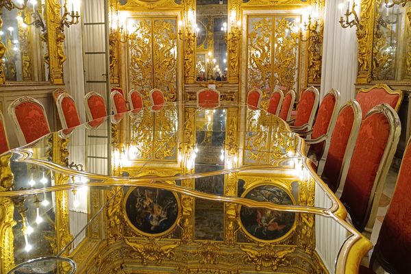 Le palais Tobia-Pallavicino, situé rue Garibaldi à Gênes, est aujourd'hui le siège de la chambre de commerce.