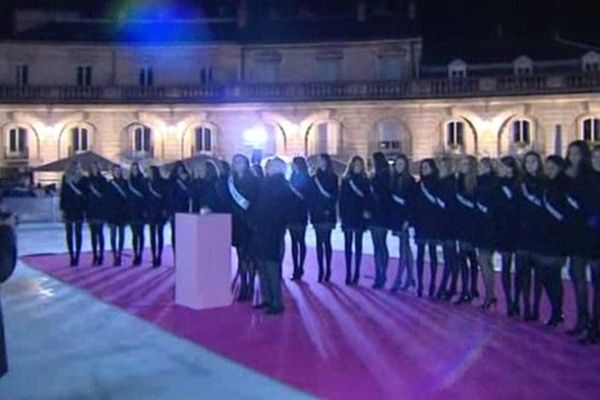 Les Miss hier soir, place de la Libération à Dijon