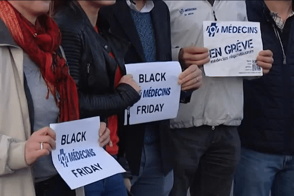 Black Friday : la mobilisation des médecins à Rennes