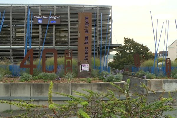 La façade du bâtiment de France bleu Périgord