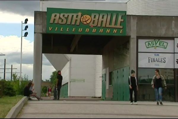 La mairie de Villeurbanne tient à en conserver la propriété de la salle et recherche des partenaires financiers pour en faire une salle polyvalente dans le sport, la culture et l'événementiel.