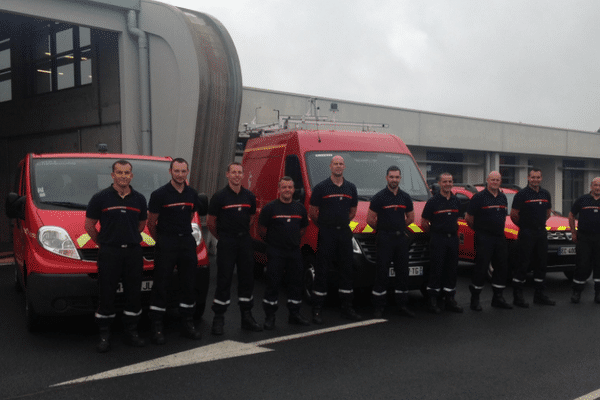 Un groupe de pompiers du SDIS 50 part pour le Var combattre les feux de forêts.